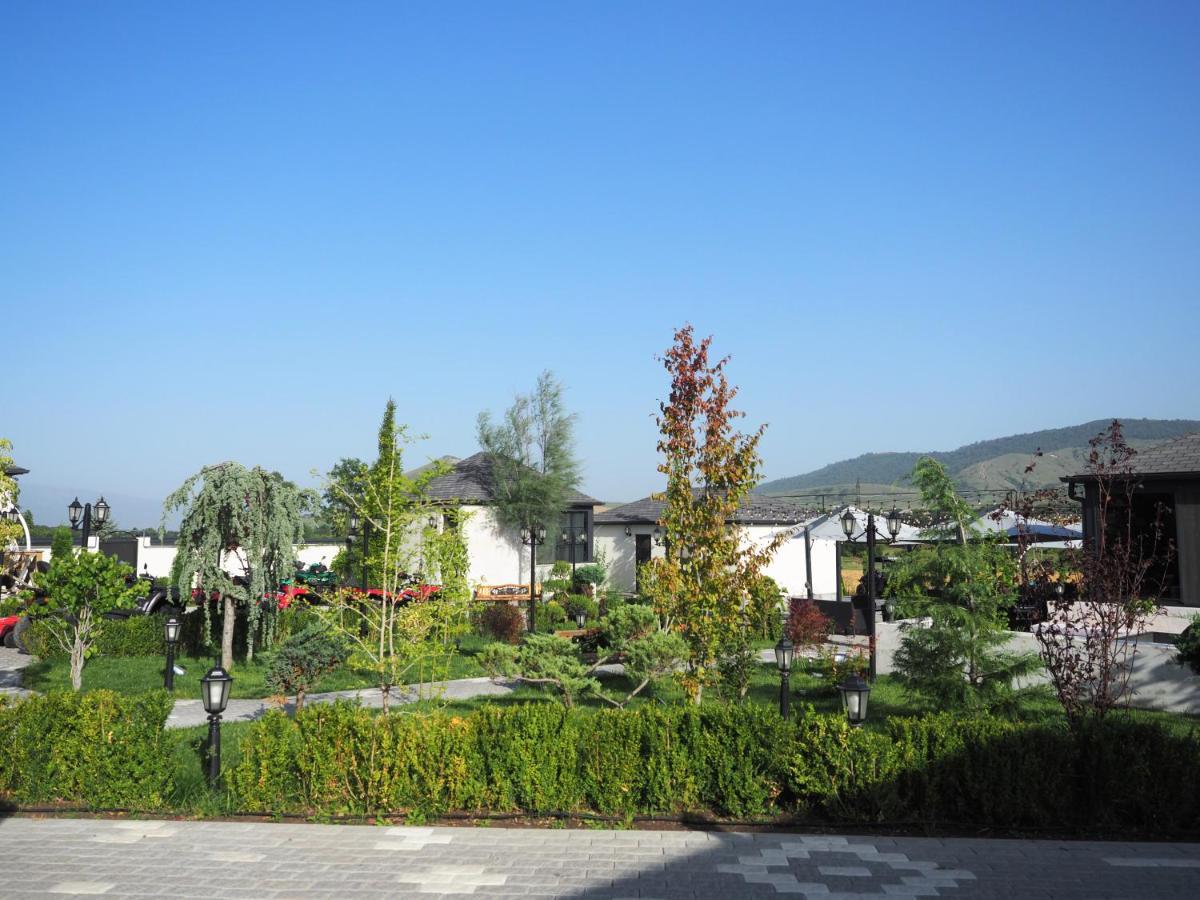 V&V Hotel Gyulagarak Ngoại thất bức ảnh