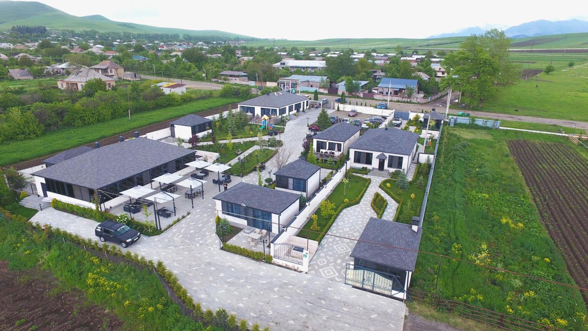 V&V Hotel Gyulagarak Ngoại thất bức ảnh